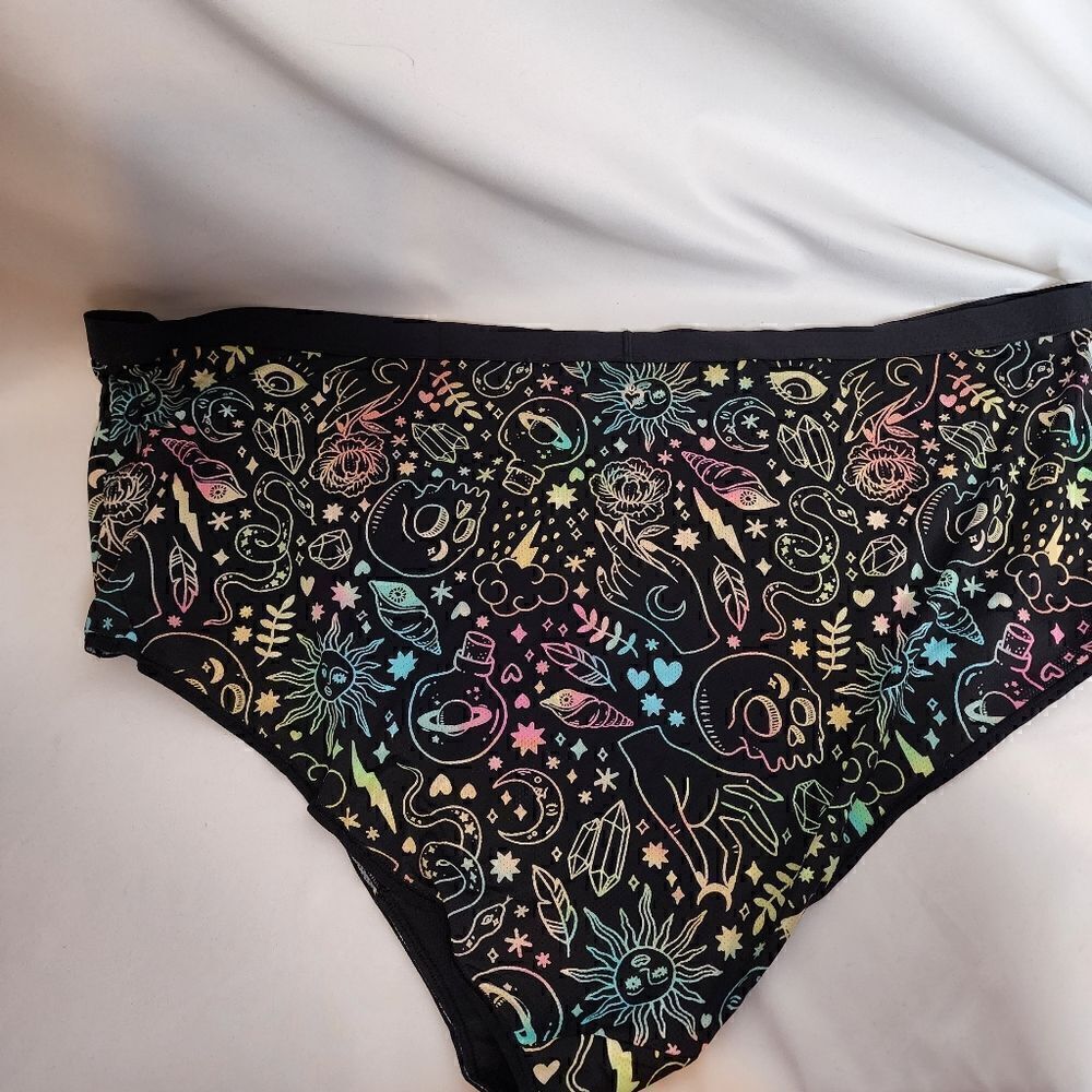 6X 30W Torrid Black Rainbow Active Brief Panty Microfiber Workout Tarot Mystical - Picture 8 of 8